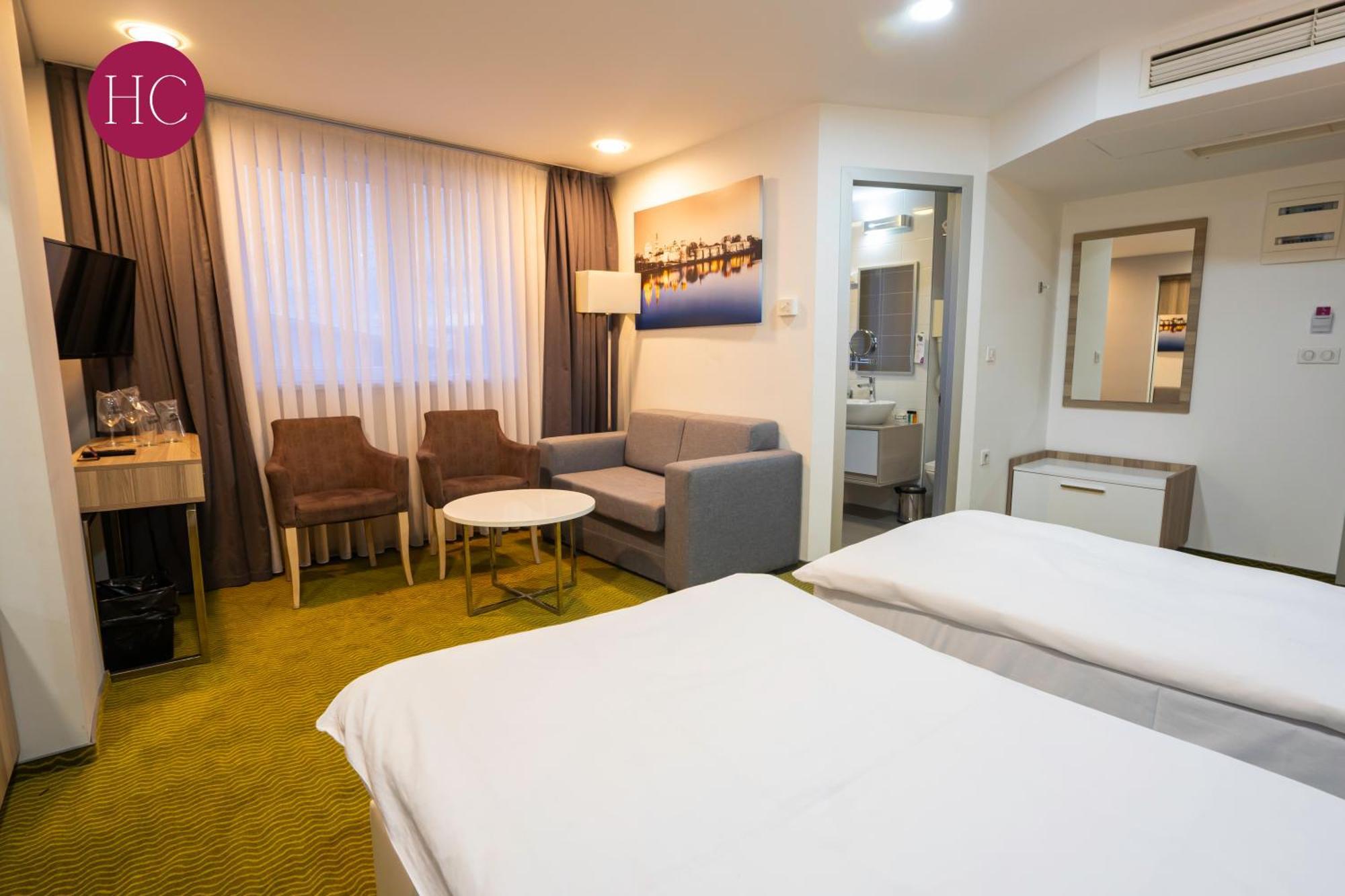 Central Hotel, Fitness And Spa Vinica Exterior photo
